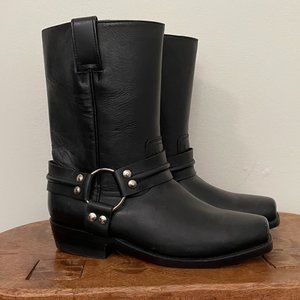 New Square Toe Harness Boots sz 6.5